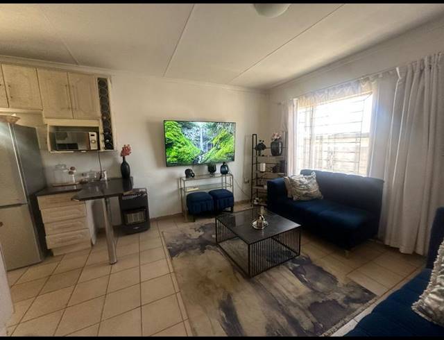 2 BEDROOM HOUSE FOR SALE IN VANDERBIJLPARK CE 4